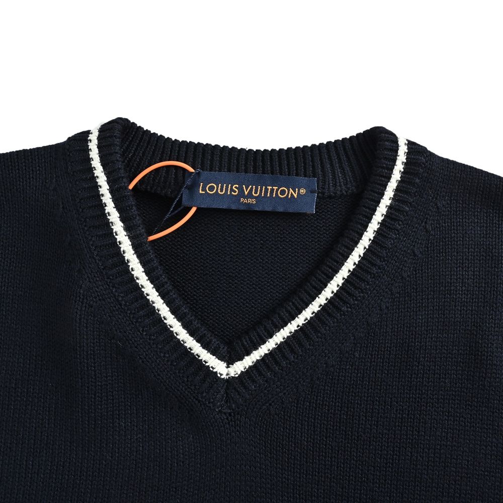 LV Sweater-477