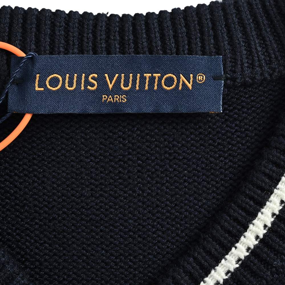 LV Sweater-477