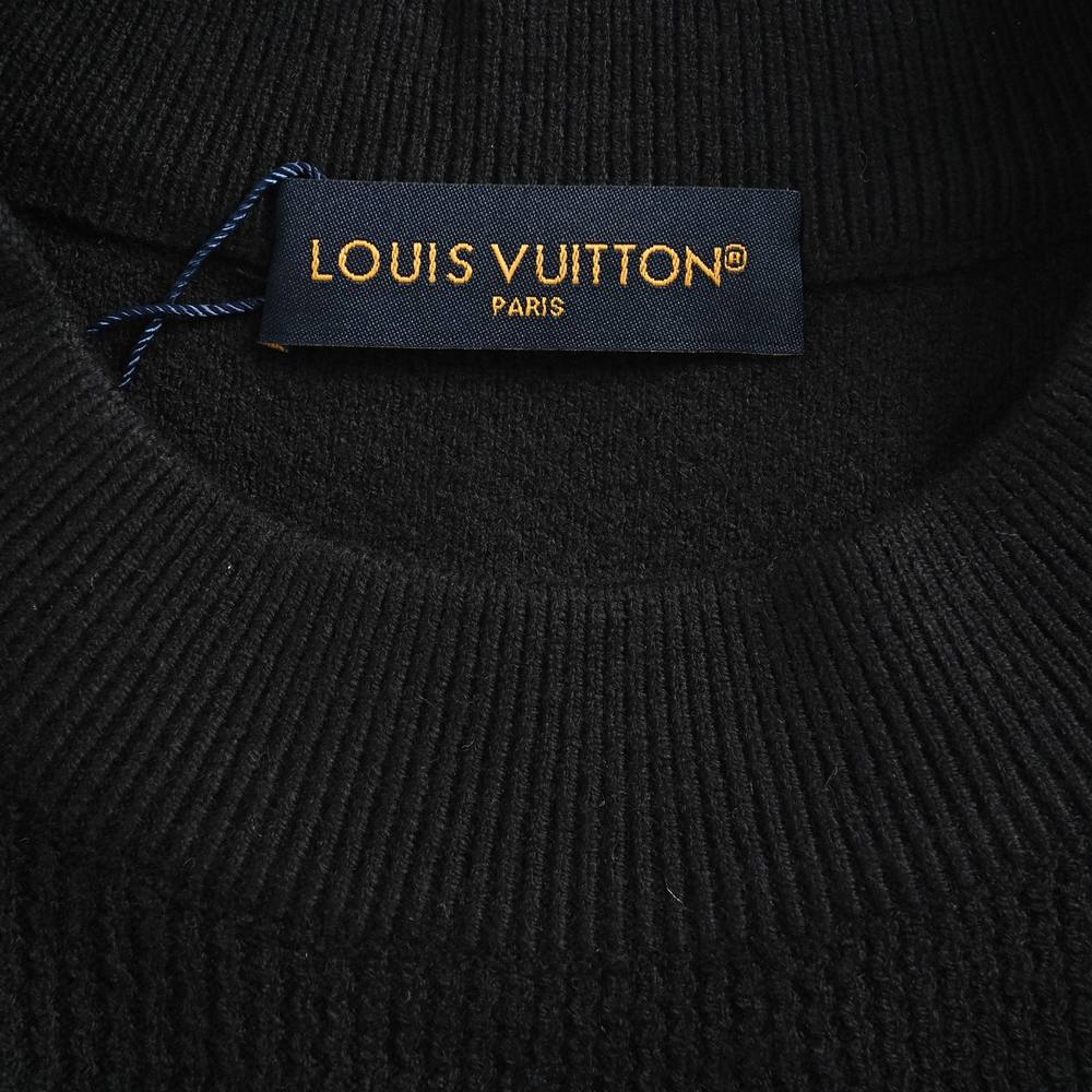 LV Sweater-467
