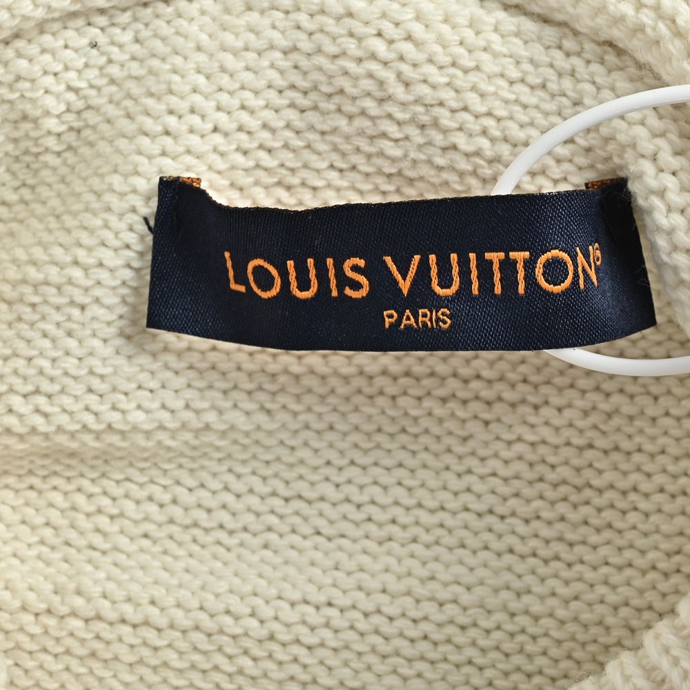 LV Sweater-490