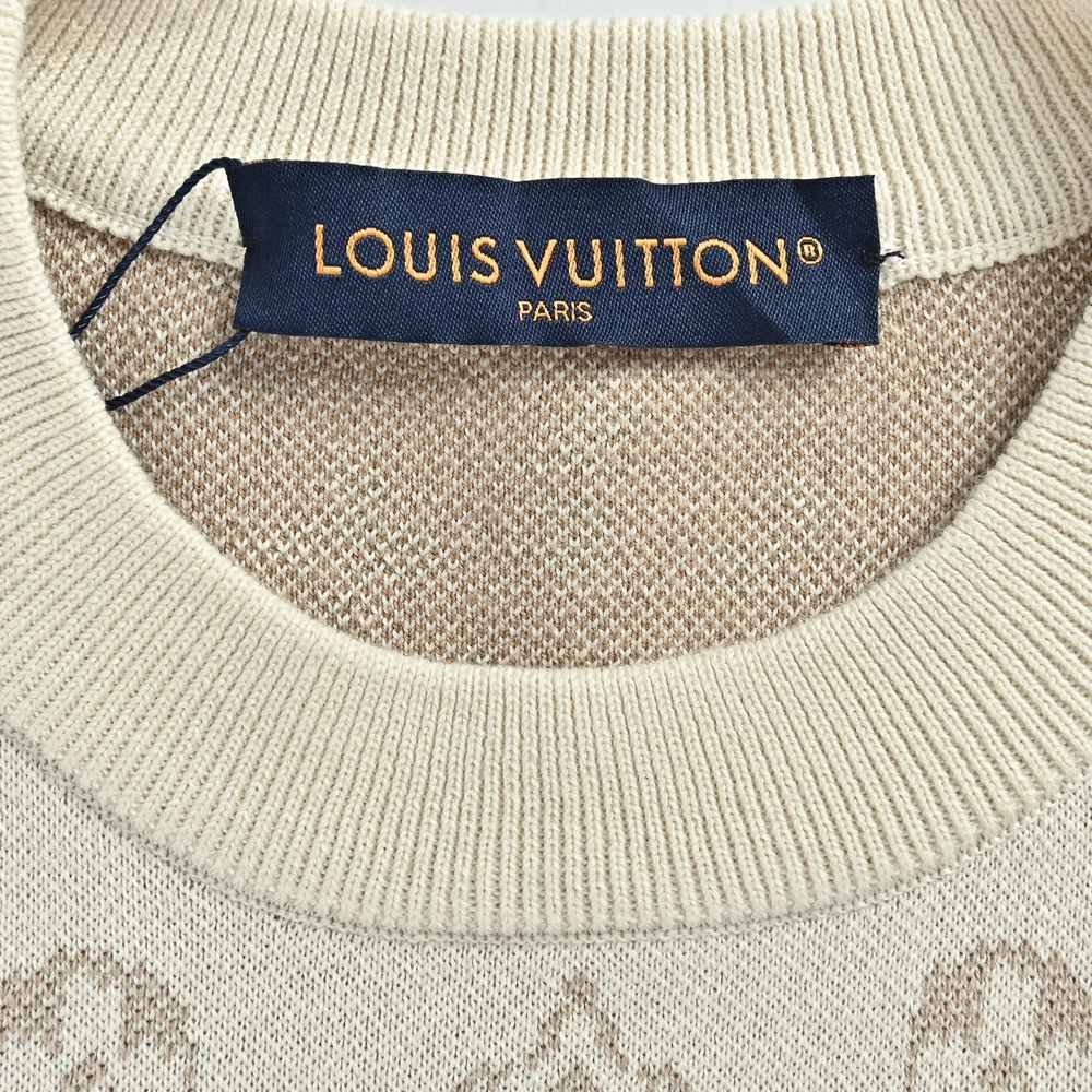 LV Sweater-485