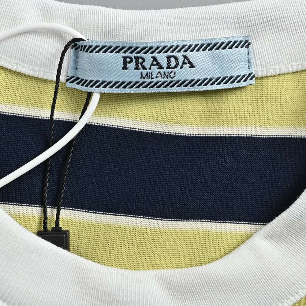 Prada T-shirts-560