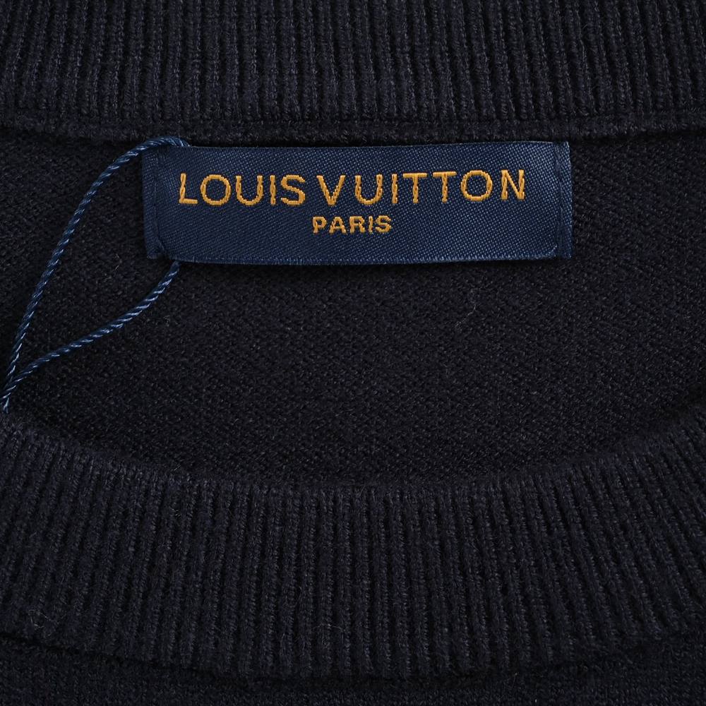 LV Sweater-472