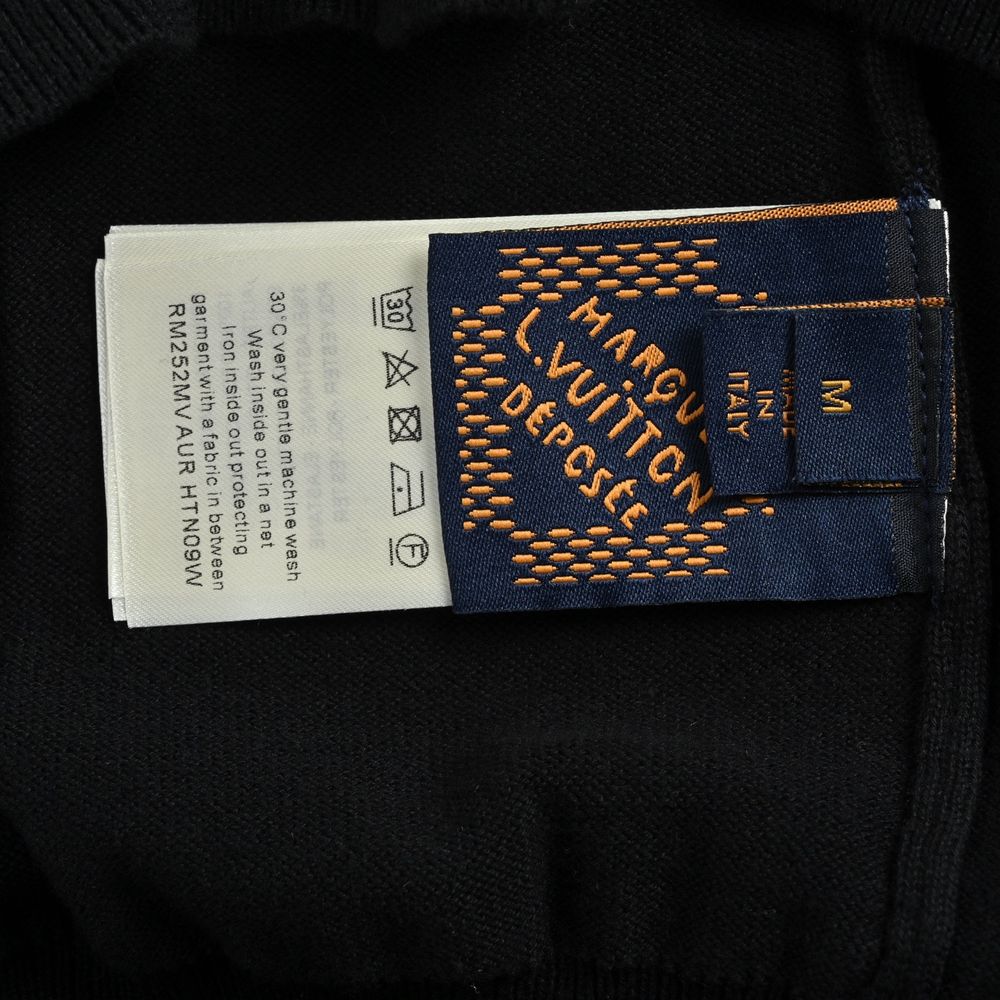 LV Sweater-475
