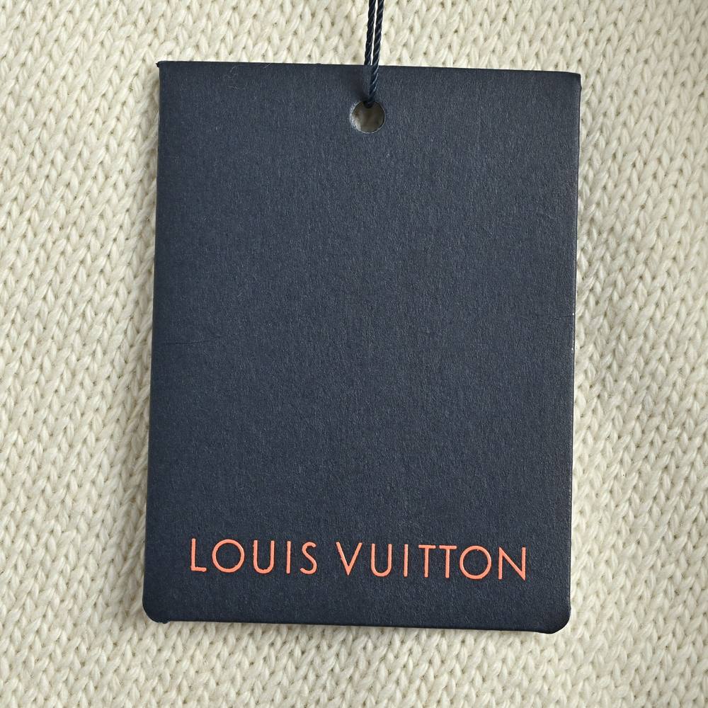 LV Sweater-490