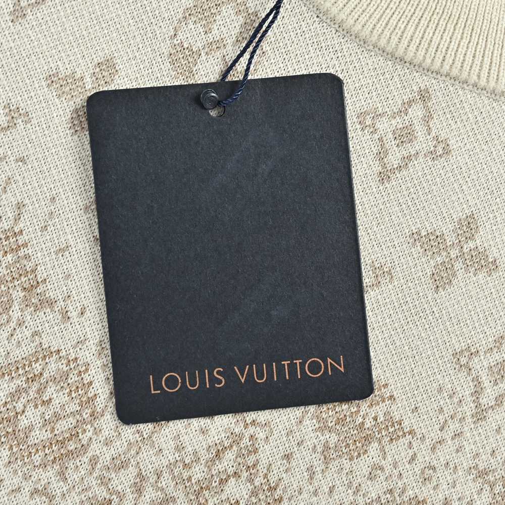 LV Sweater-485