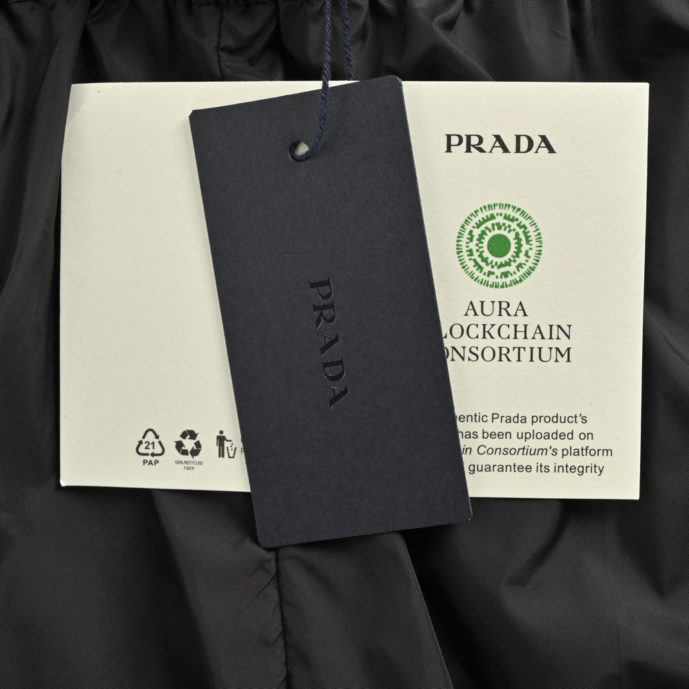 Prada Shorts-039