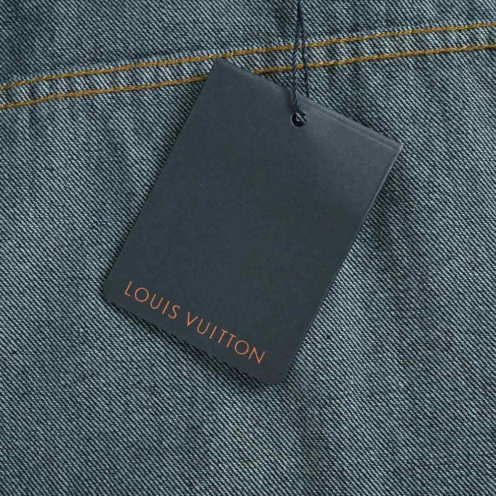 LV Jacket-209