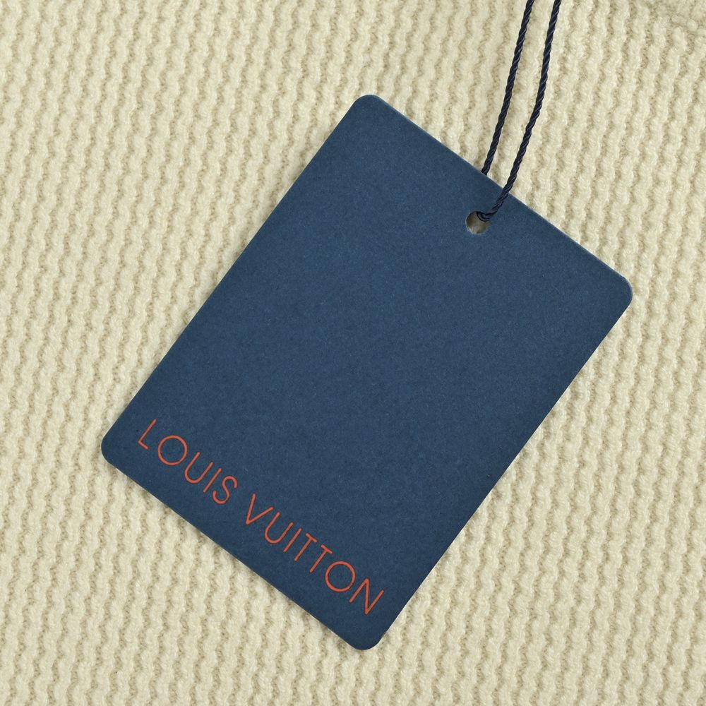 LV Sweater-470