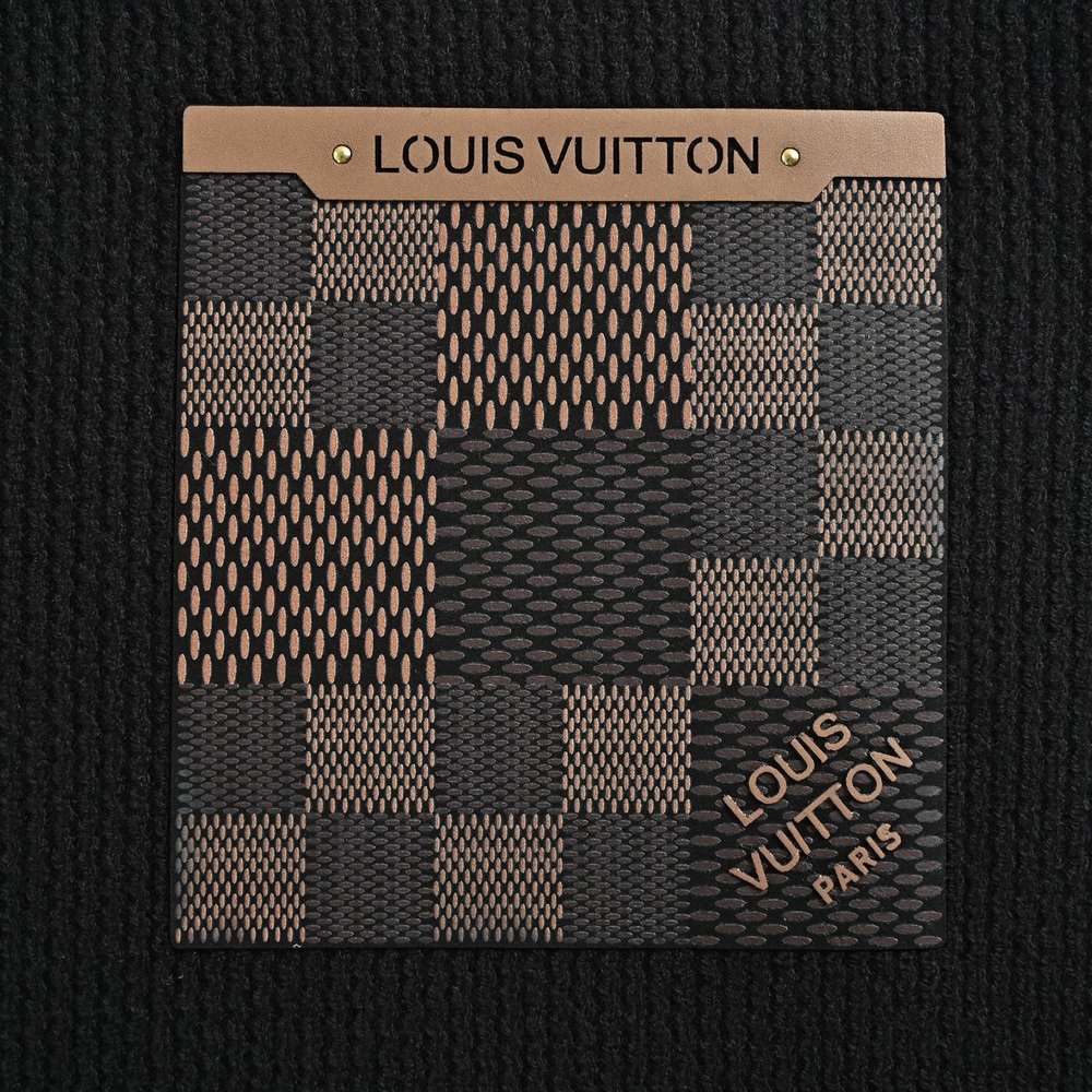 LV Sweater-467