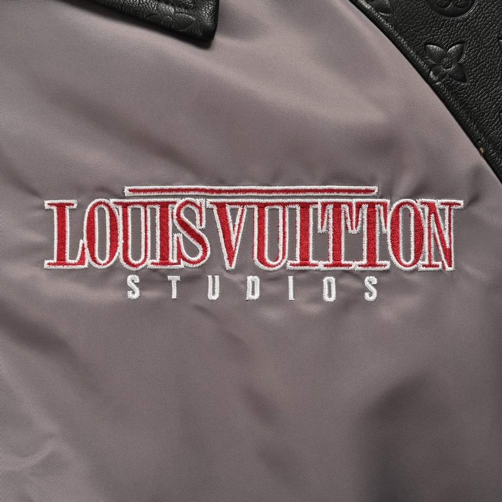 LV Jacket-324