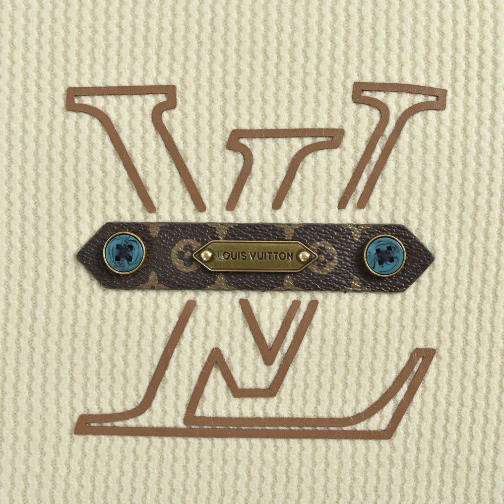 LV Sweater-470