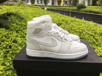 Air Jordan 1 Retro High “Frost White”