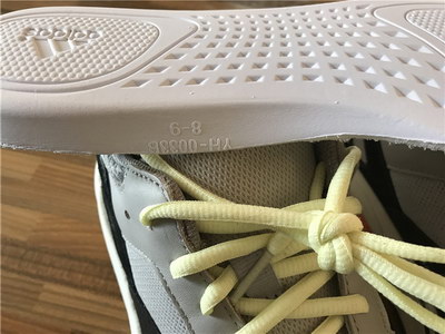 Authentic Adidas Yeezy 700 Boost-001