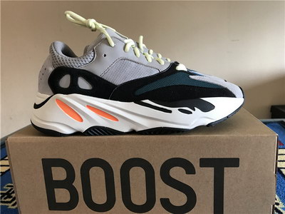 Authentic Adidas Yeezy 700 Boost-001