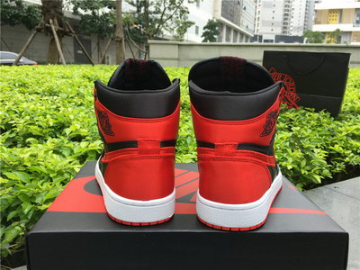 Air Jordan 1 OG High SE “Satin”